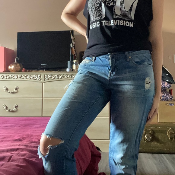Delias’s ripped boyfriend jeans Size:2 - Picture 4 of 5